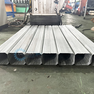 Máy tạo cuộn cắt khuôn ống thép màu với máy khuỷu tay