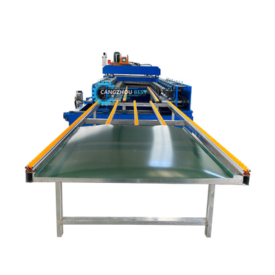Tự động thay đổi kích thước PU Liner Steel Profile Roof Sheet Roll Forming Machine cho 0,3-0,8mm