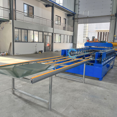 Tự động thay đổi kích thước PU Liner Steel Profile Roof Sheet Roll Forming Machine cho 0,3-0,8mm